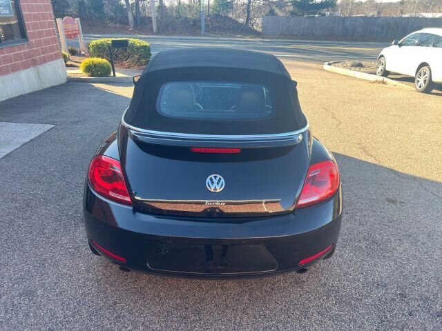 Used 2013 Volkswagen Beetle 2.0T FWD image 4