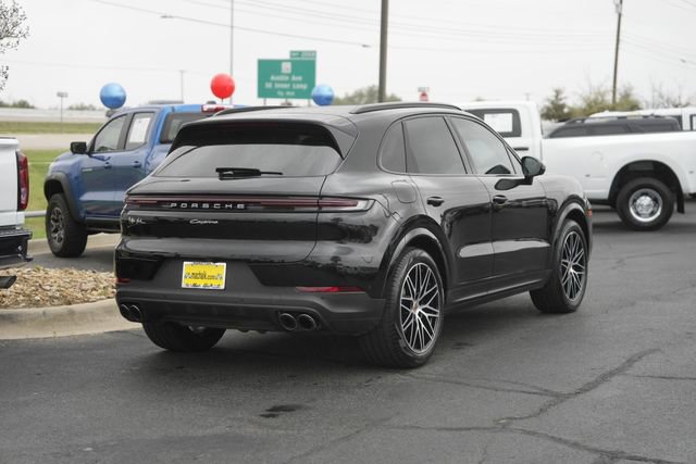 Used 2025 Porsche Cayenne Base image 6