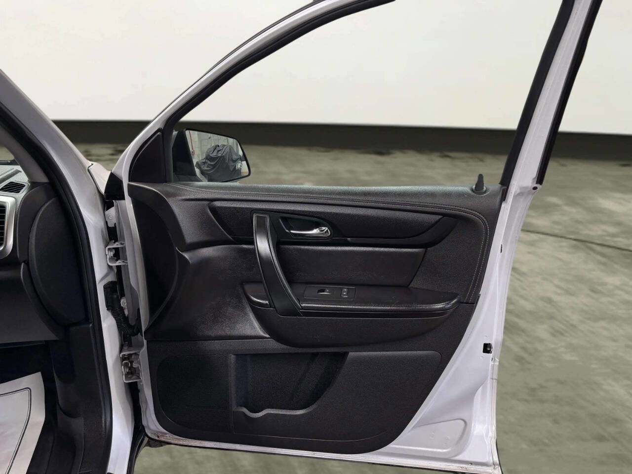 Used 2016 GMC Acadia SLE FWD image 21