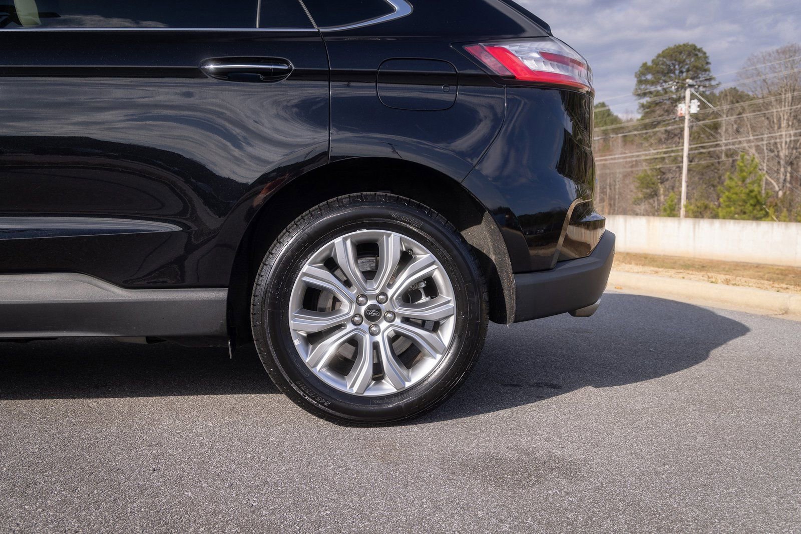 Used 2024 Ford Edge Titanium AWD/4WD image 6