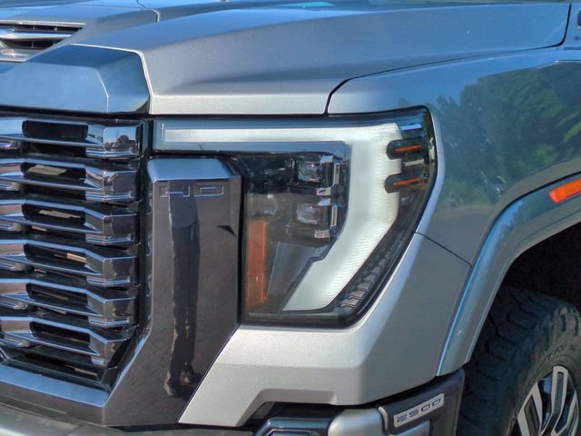 Used 2024 GMC Sierra 2500 Denali Ultimate AWD/4WD image 9