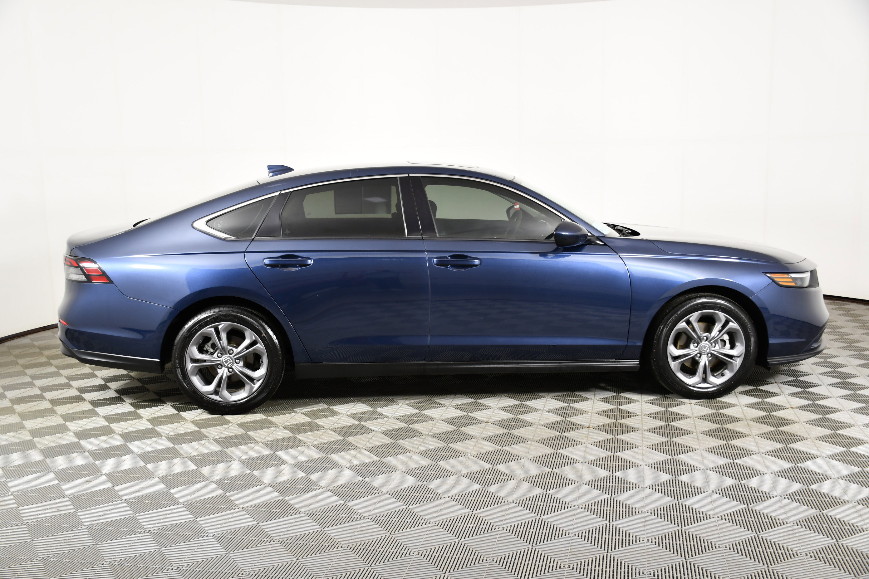 Certified 2024 Honda Accord EX image 5