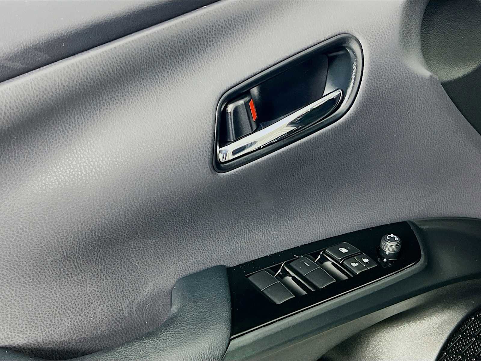 Used 2021 Toyota Prius Prime XLE image 18