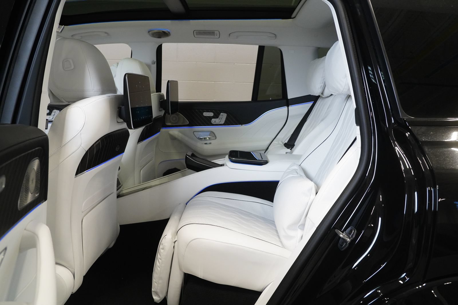 New 2026 Mercedes-Benz Maybach GLS 600 4MATIC image 16