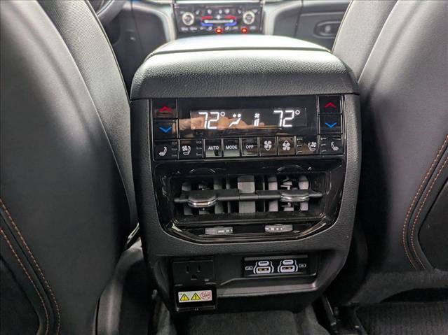 Used 2024 Jeep Grand Cherokee L Summit image 15