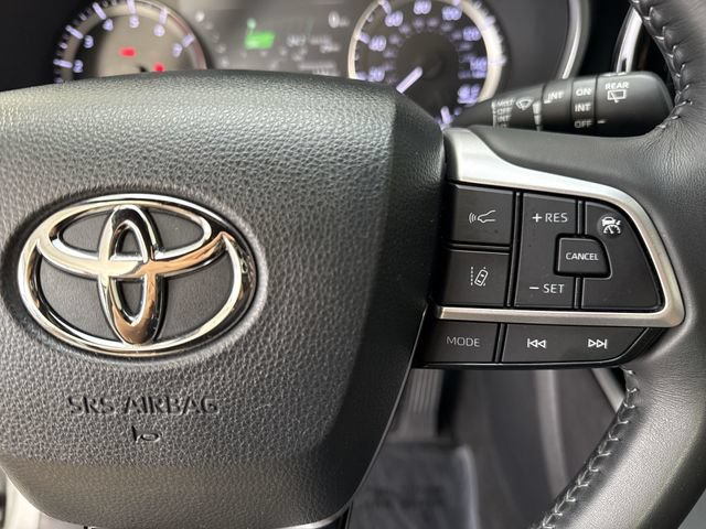 Used 2024 Toyota Highlander XSE AWD/4WD image 13