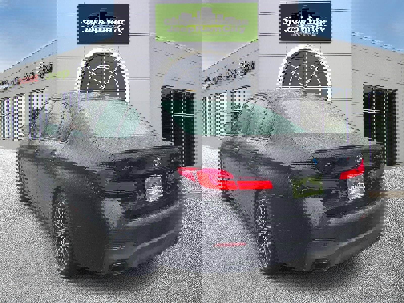 Used 2023 BMW M550i xDrive w/ Executive Package image 8