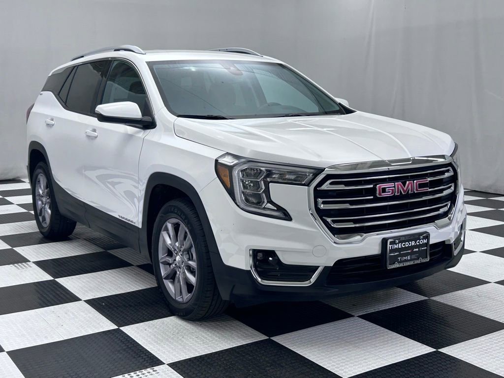 Used 2023 GMC Terrain SLT image 2