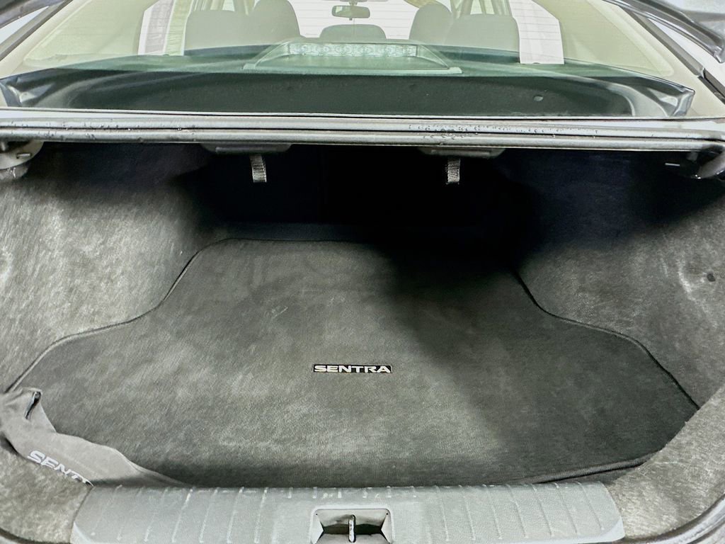 Used 2022 Nissan Sentra SR w/ Trunk Package image 32