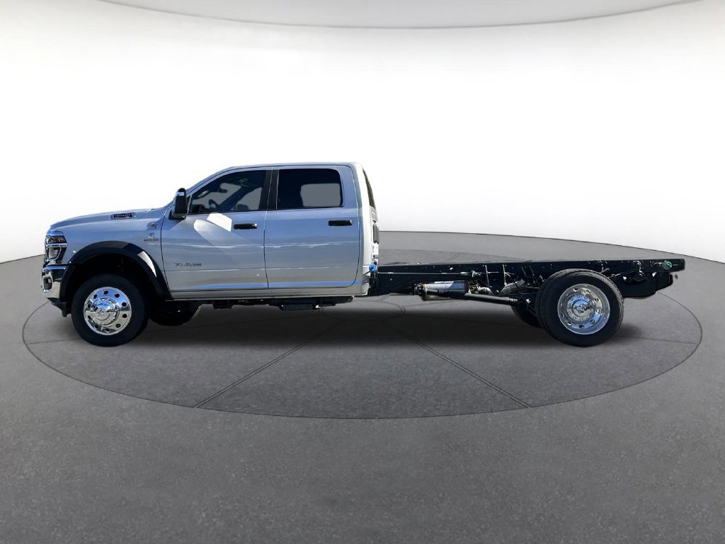 New 2026 RAM 4500 4x4 Crew Cab DRW image 2