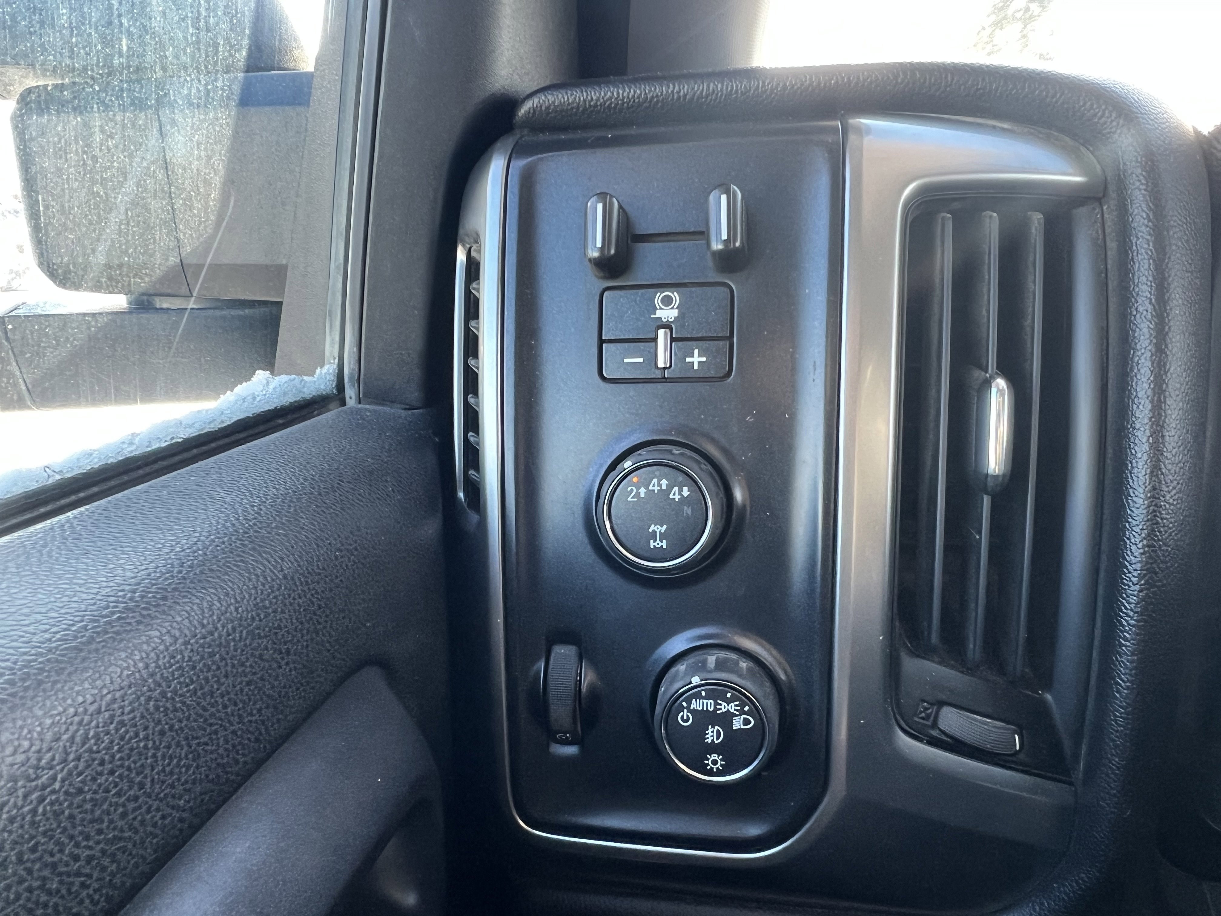 Used 2017 Chevrolet Silverado 3500 LT image 22