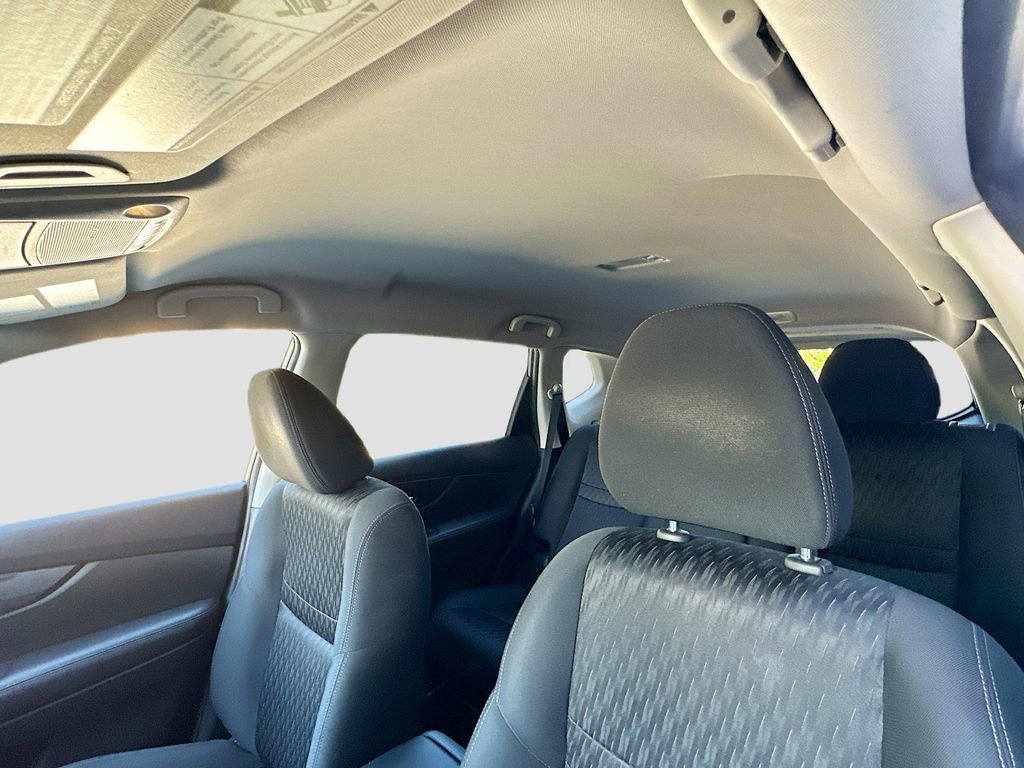 Used 2017 Nissan Rogue SV image 21