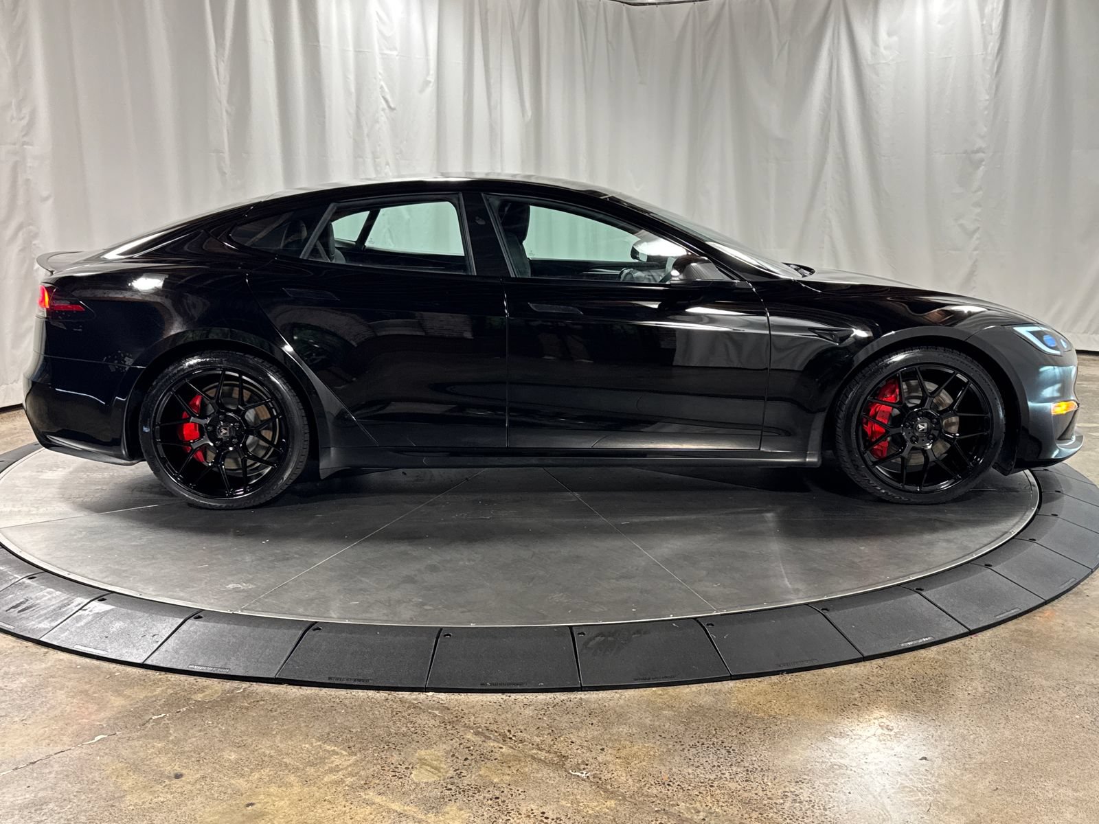 Used 2023 Tesla Model S Plaid AWD/4WD image 6