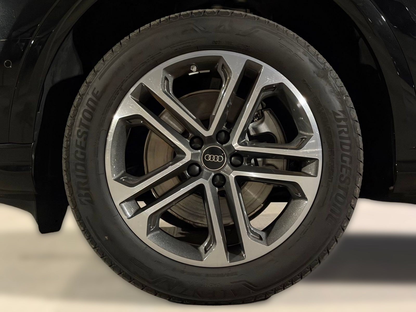 Certified 2025 Audi Q5 Premium w/ Convenience Package AWD/4WD image 12