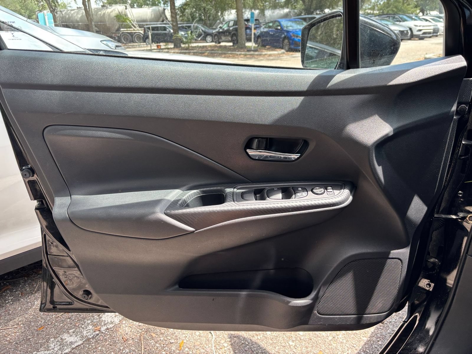 Used 2025 Nissan Versa SV FWD image 18