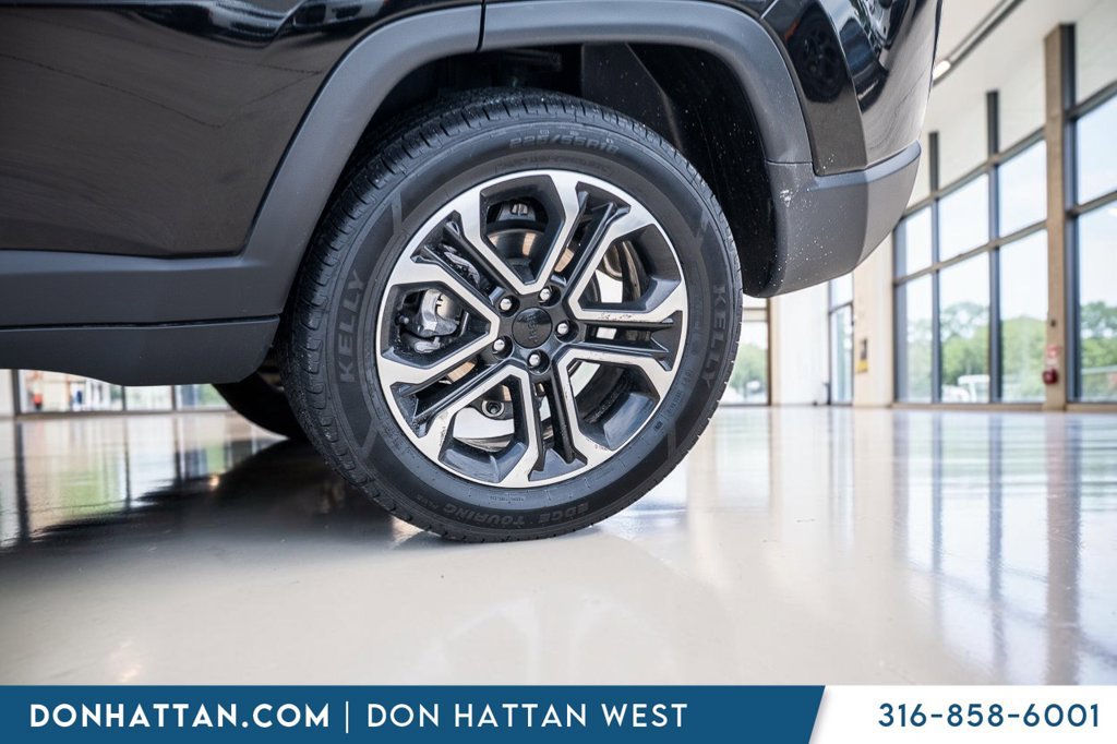 Used 2022 Jeep Compass Limited AWD/4WD image 36