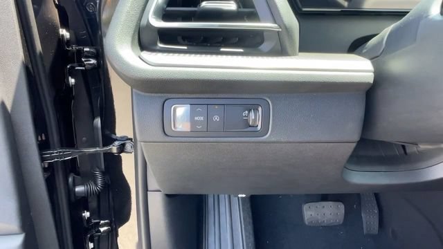 New 2026 Chevrolet Traverse LT w/ LPO, Floor Liner Package FWD image 25
