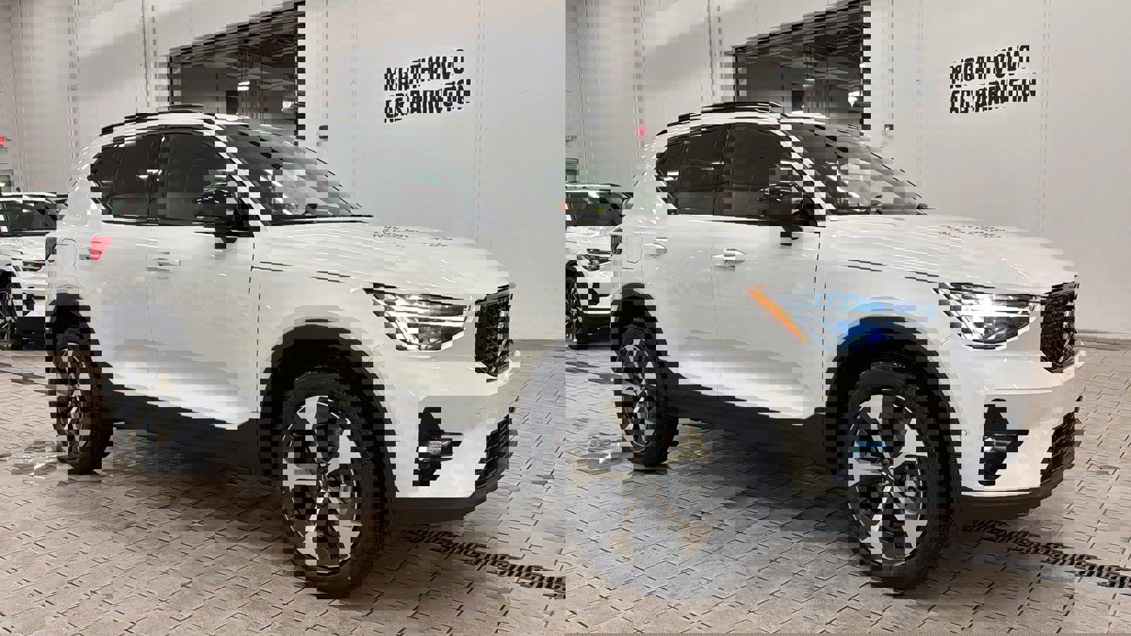 Used 2026 Volvo XC40 B4 Plus w/ Climate Package image 3