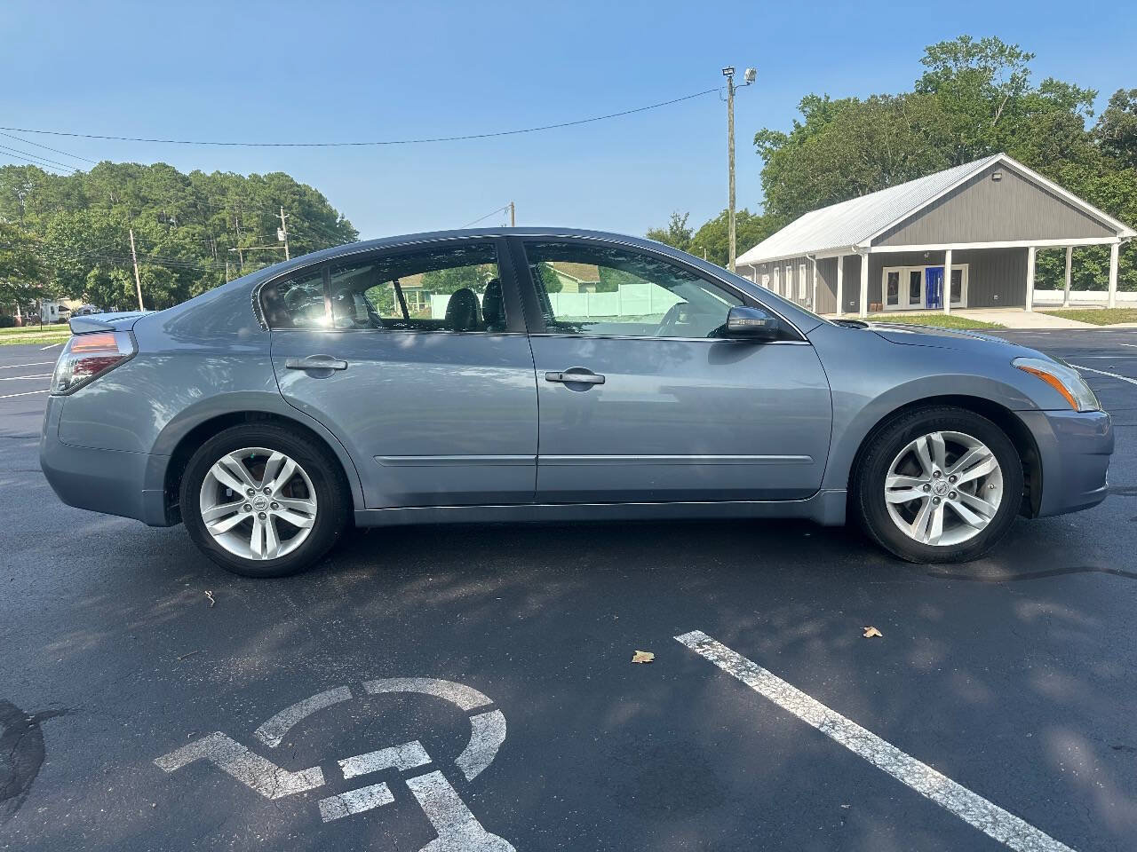 Used 2012 Nissan Altima 3.5 SR w/ Sport Pkg FWD image 5