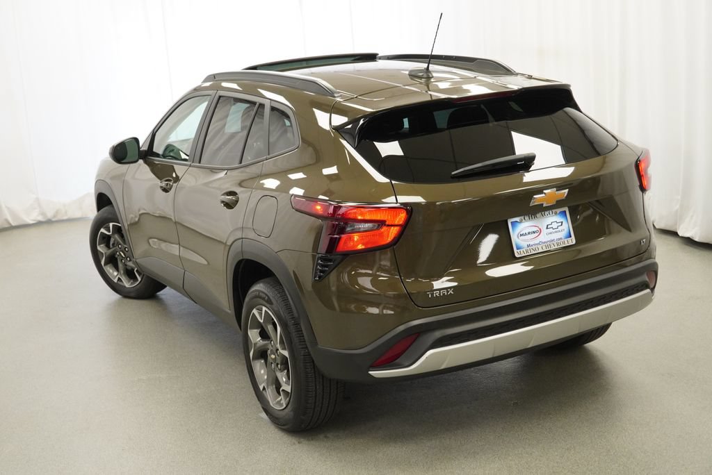 Certified 2024 Chevrolet Trax LT w/ Sunroof Package FWD image 39