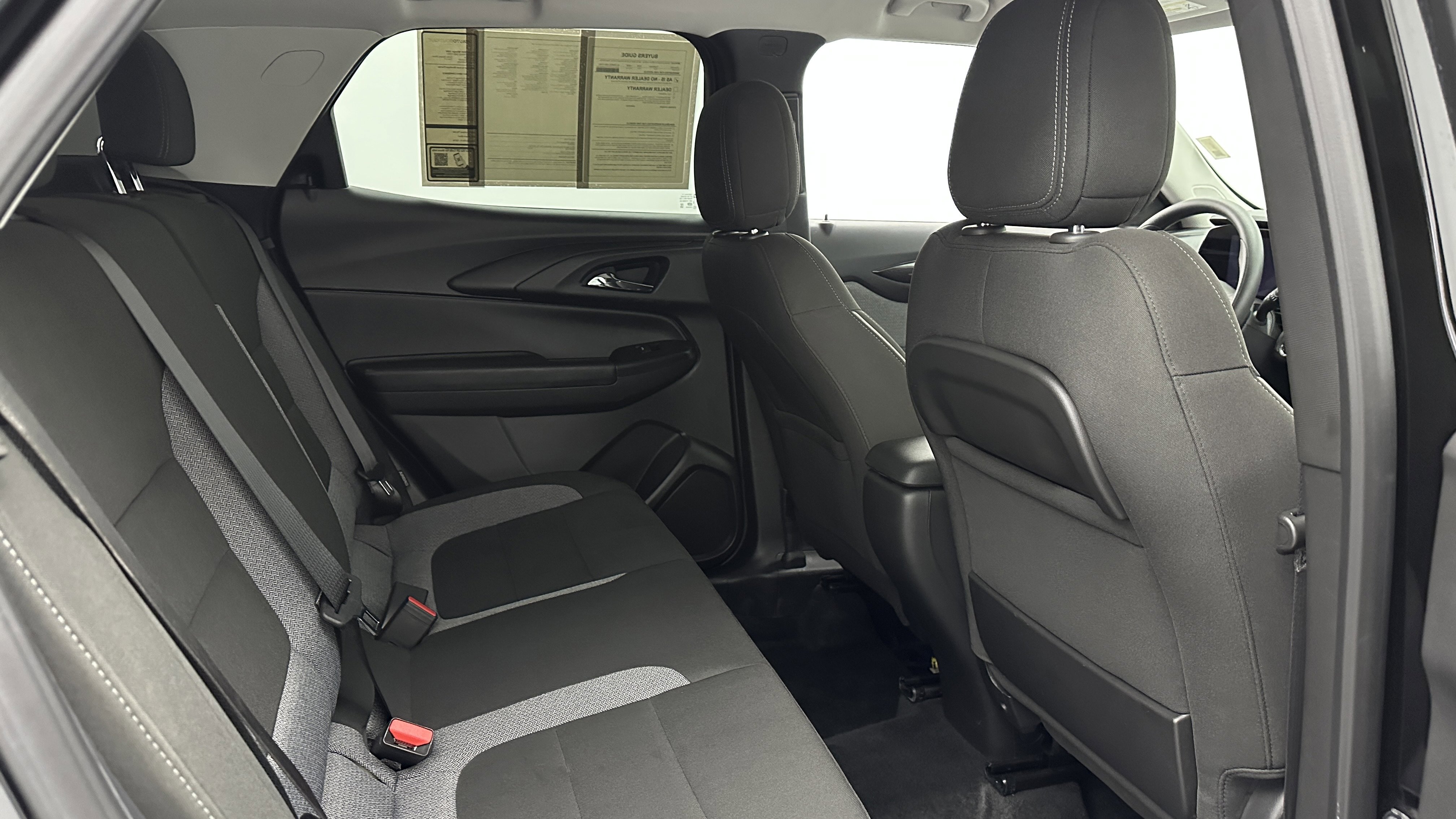 Used 2025 Chevrolet TrailBlazer LT image 31