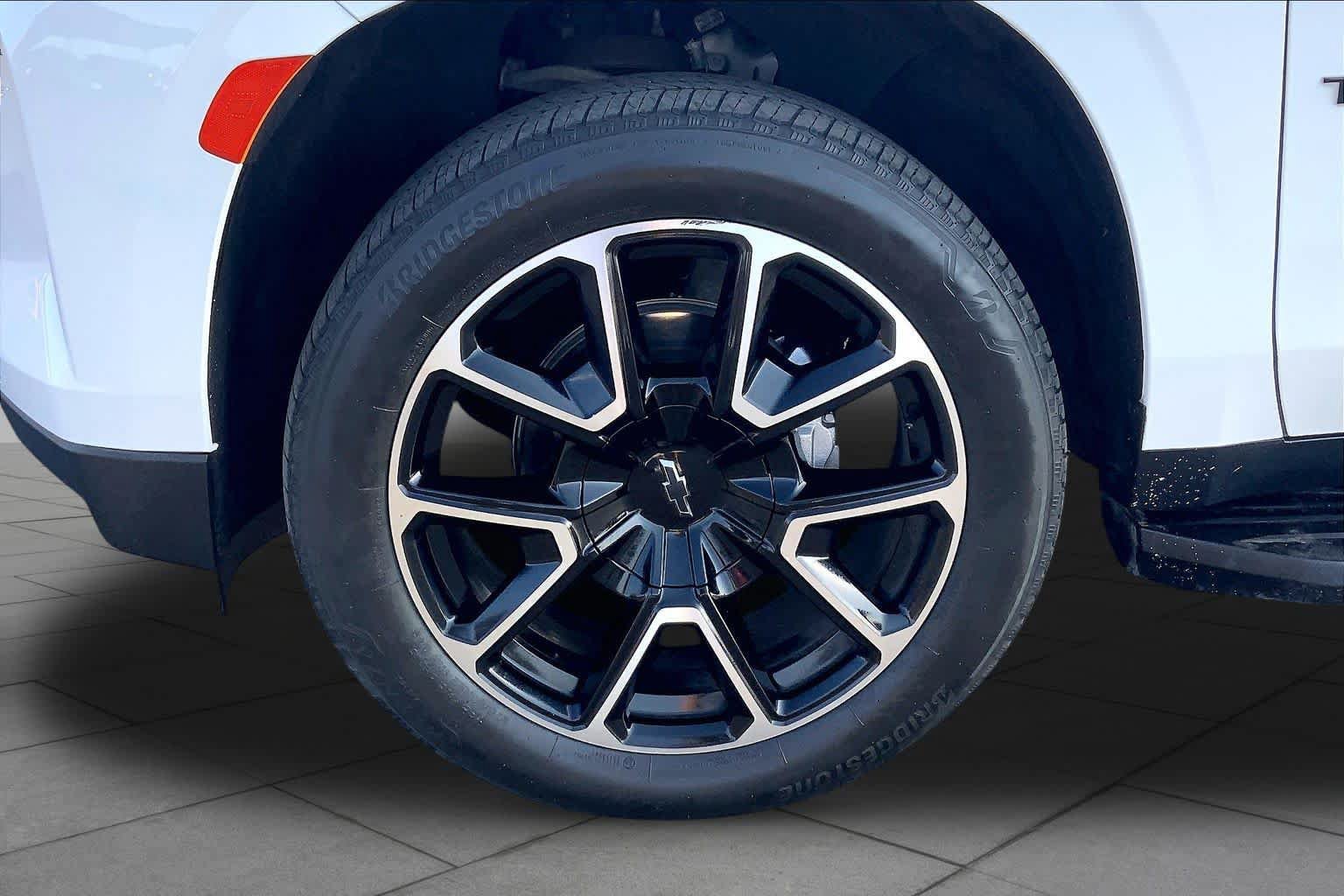 Used 2024 Chevrolet Tahoe RST AWD/4WD image 11