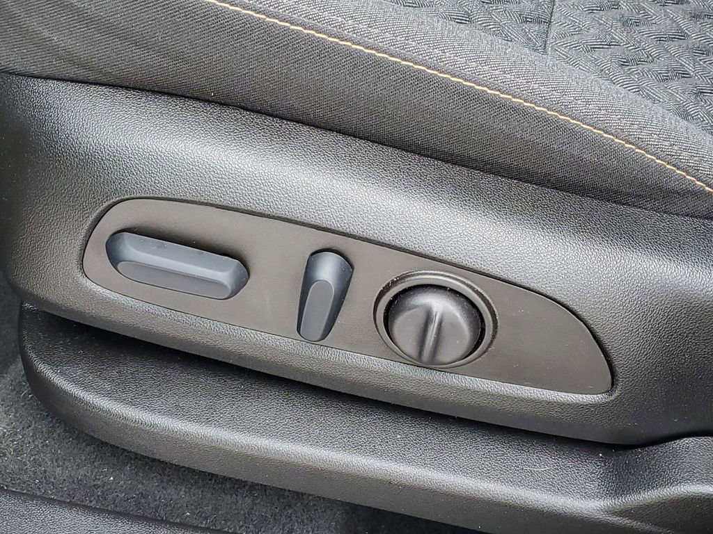 Used 2023 Chevrolet Equinox LT image 6