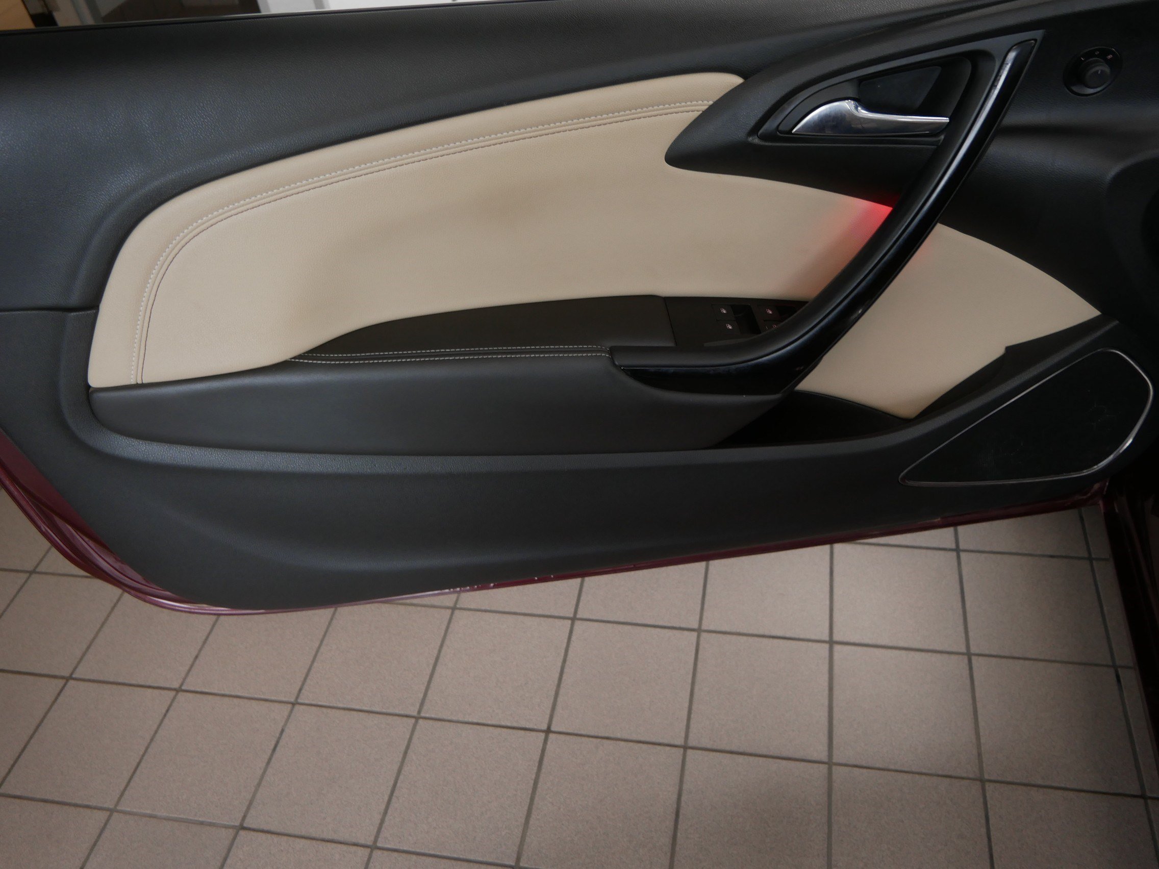 Used 2018 Buick Cascada Premium FWD image 15
