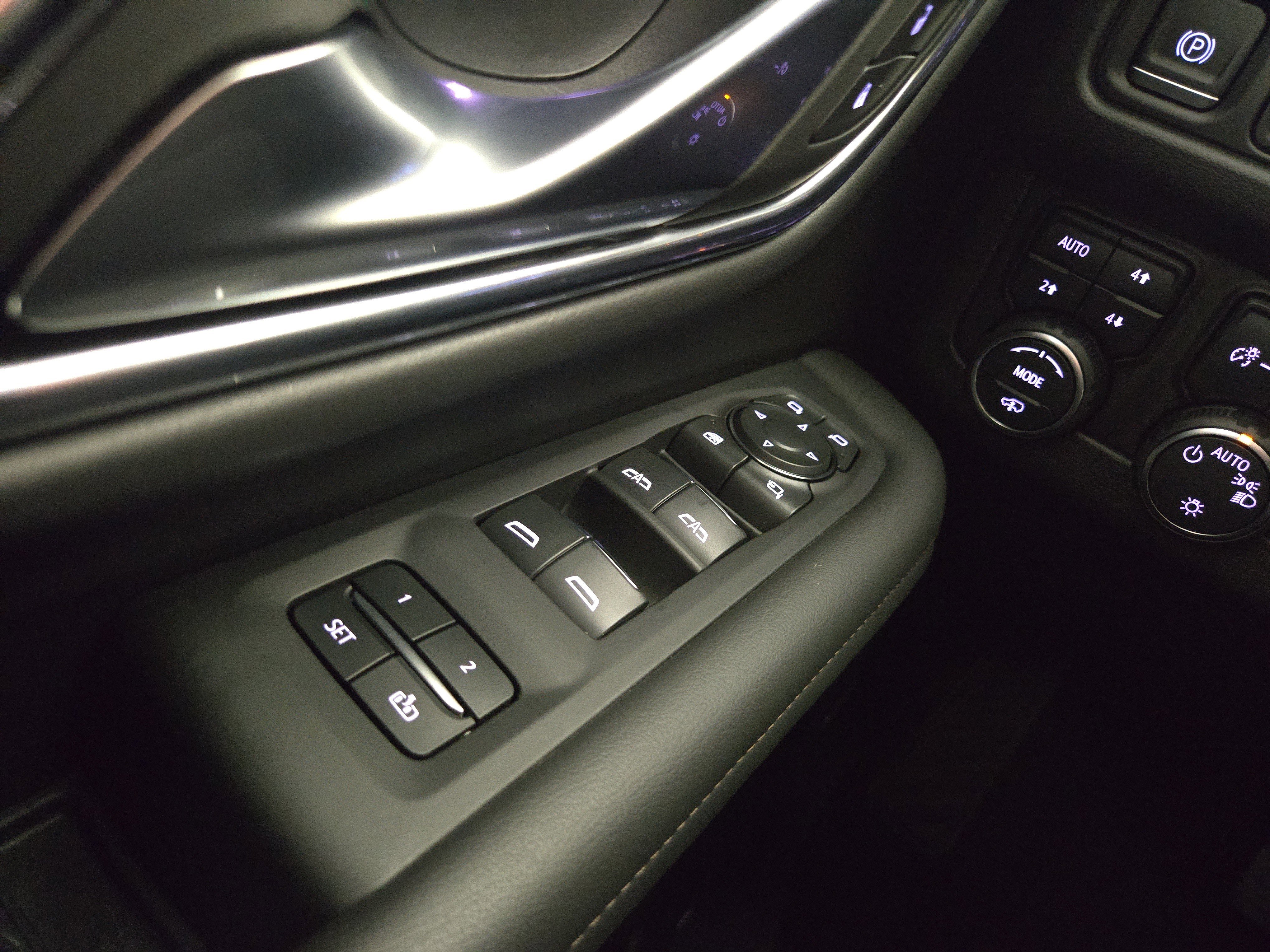 Certified 2024 Chevrolet Tahoe High Country AWD/4WD image 32