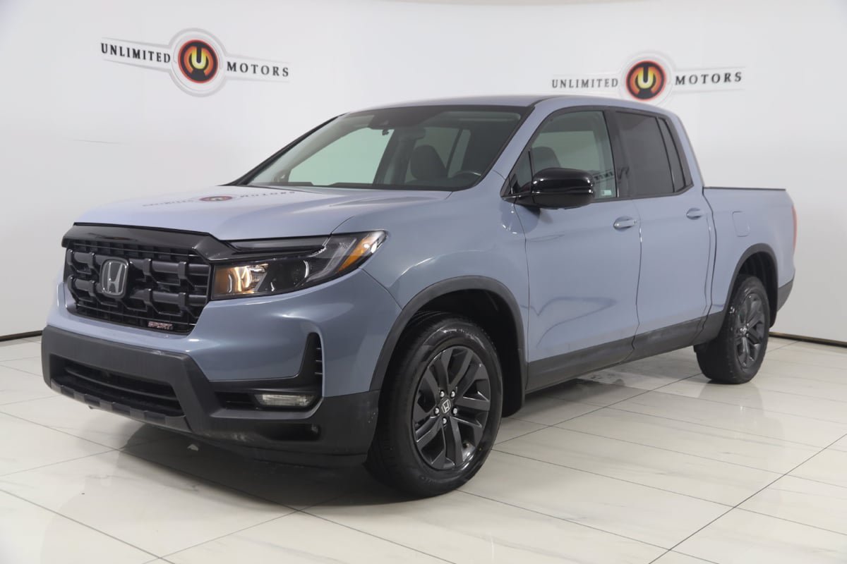 Used 2025 Honda Ridgeline Sport image 5