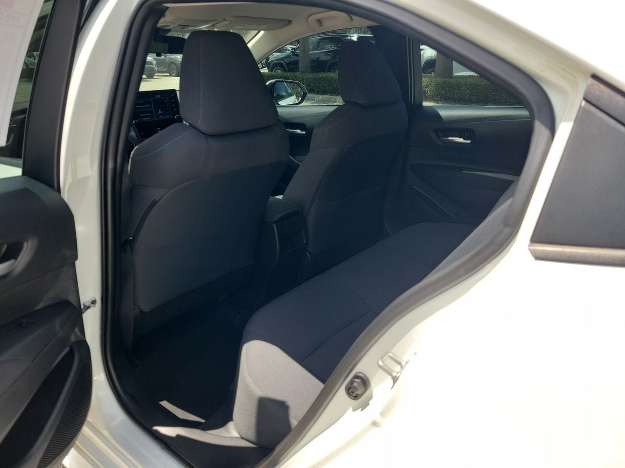 Used 2020 Toyota Corolla LE FWD image 9