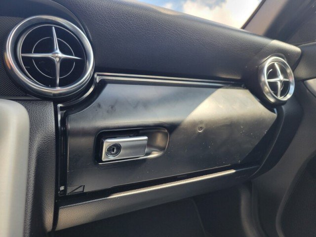 Used 2012 Mercedes-Benz SLK 350 image 24
