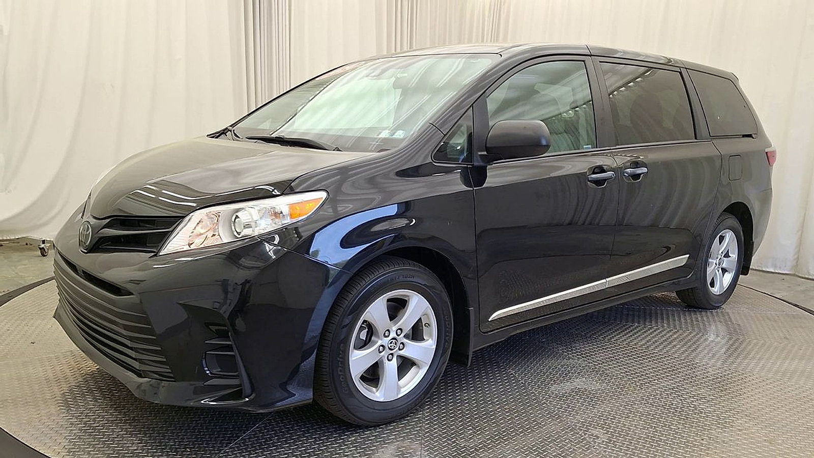 Used 2020 Toyota Sienna L FWD image 7