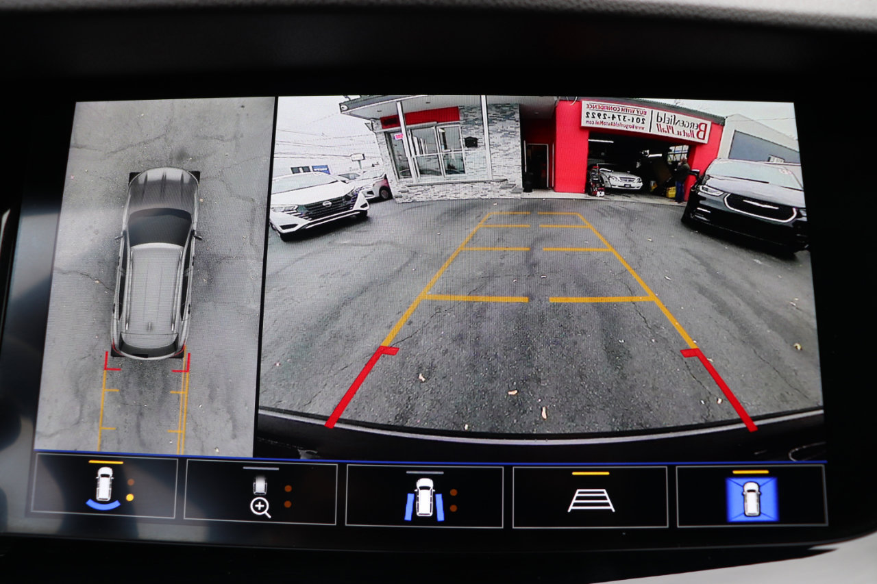 Used 2022 Buick Envision Avenir w/ Technology Package II image 36