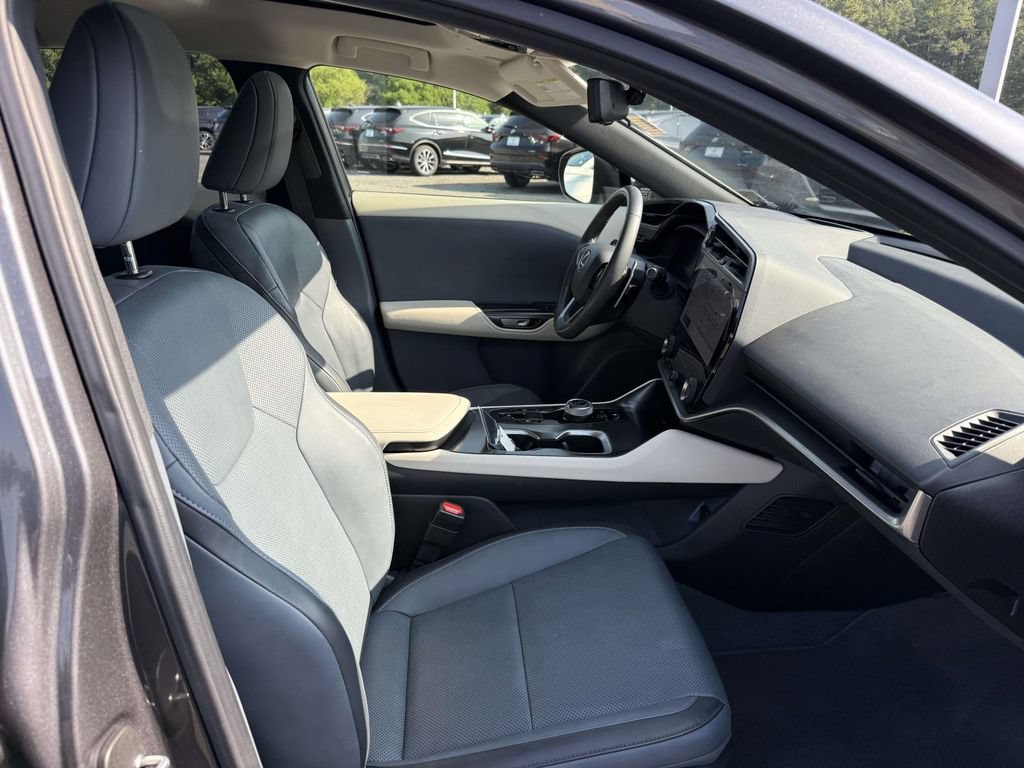 Used 2023 Lexus RZ 450e Premium w/ Technology Package AWD/4WD image 15