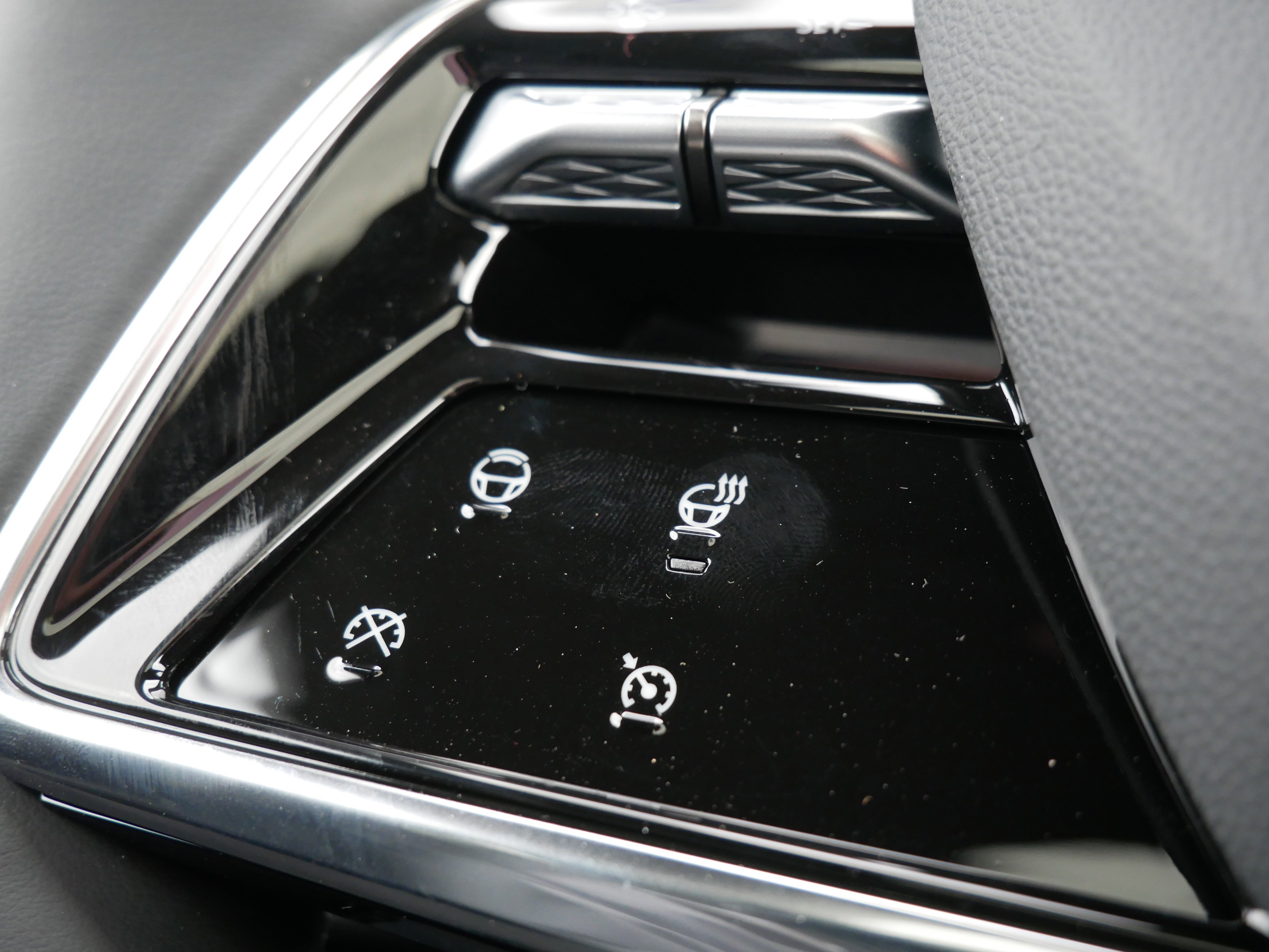 Used 2026 Cadillac Lyriq Premium Luxury w/ LPO, Floor Liner Package image 25