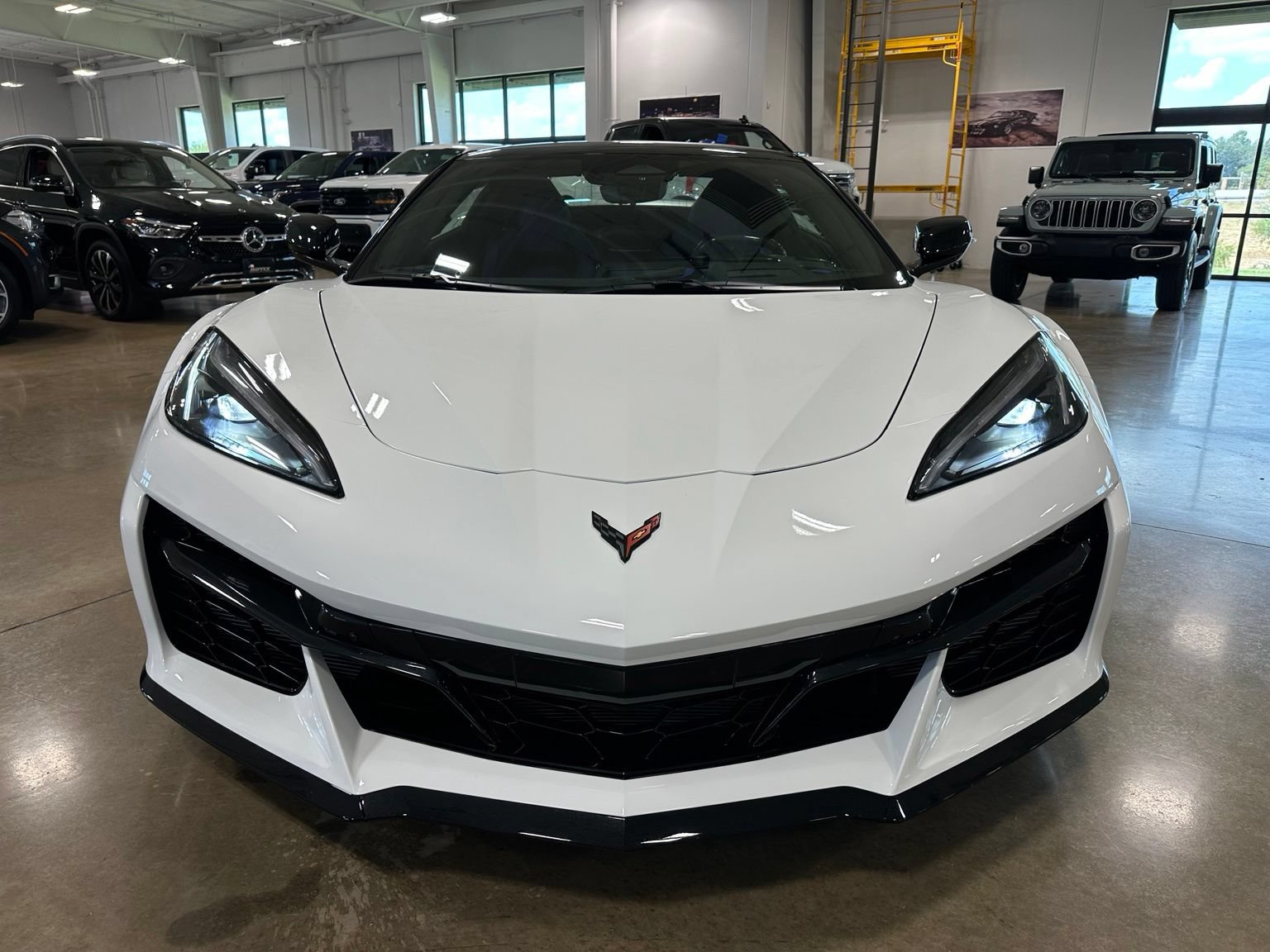 Used 2026 Chevrolet Corvette Z06 w/ Stealth Interior Trim Package RWD image 10