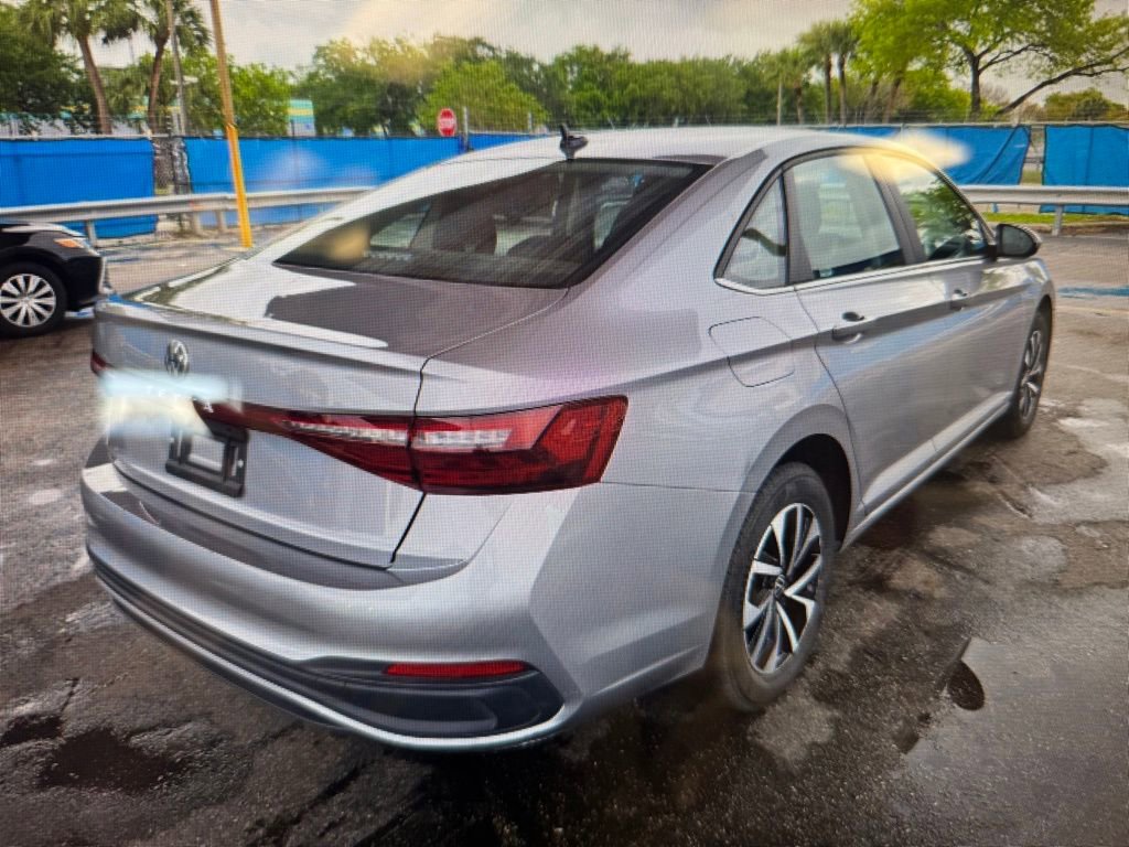 Used 2025 Volkswagen Jetta S image 2