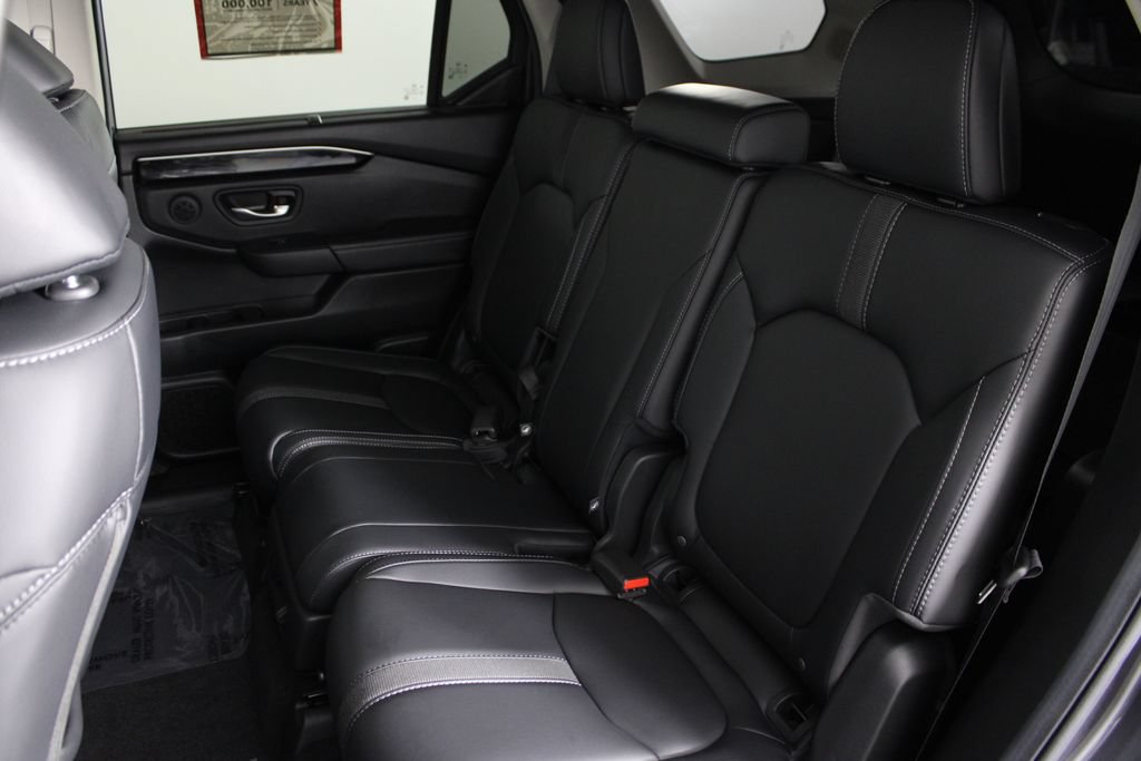 Used 2025 Honda Pilot Touring image 21