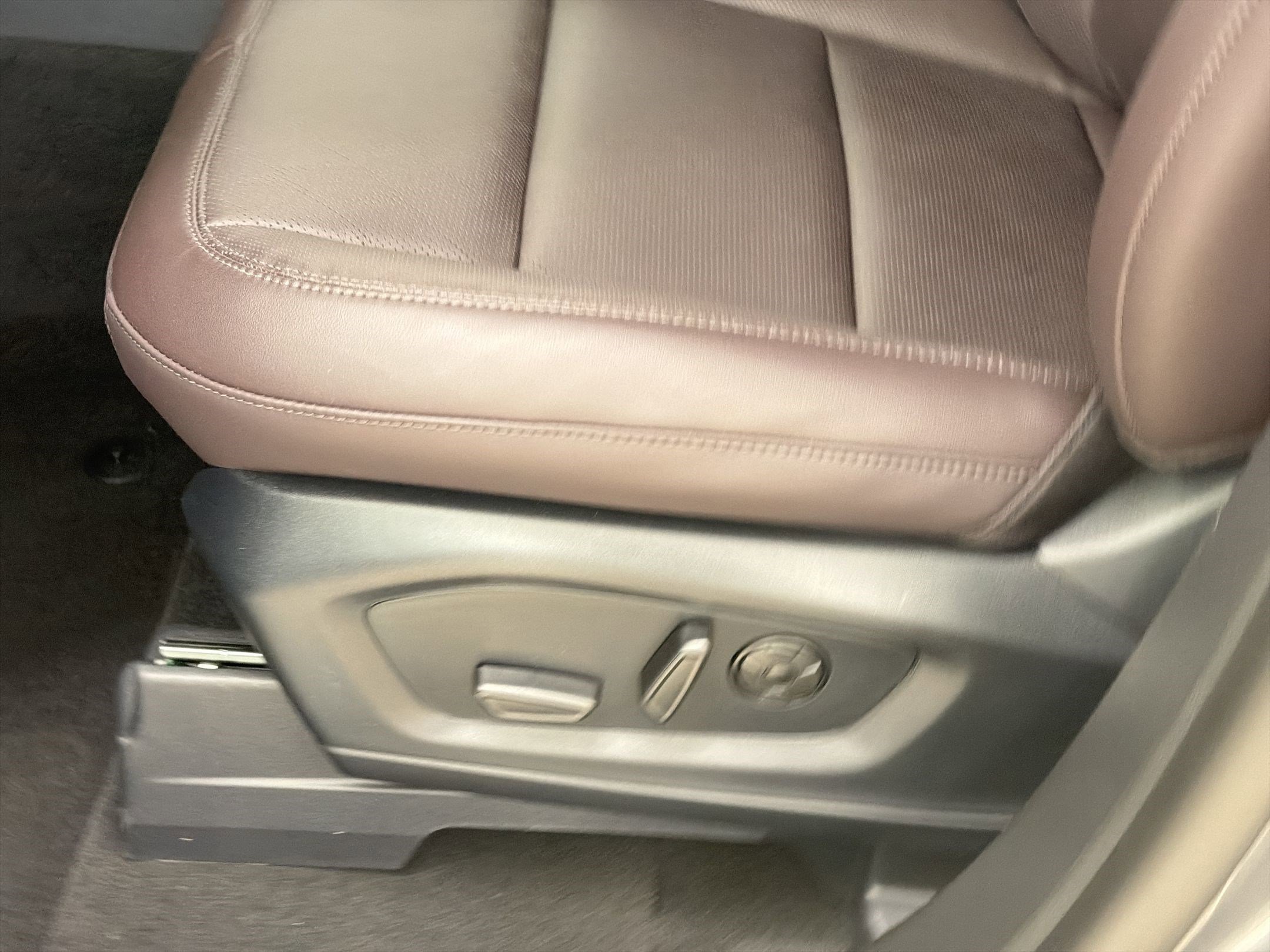 New 2026 Ford Explorer Platinum image 13