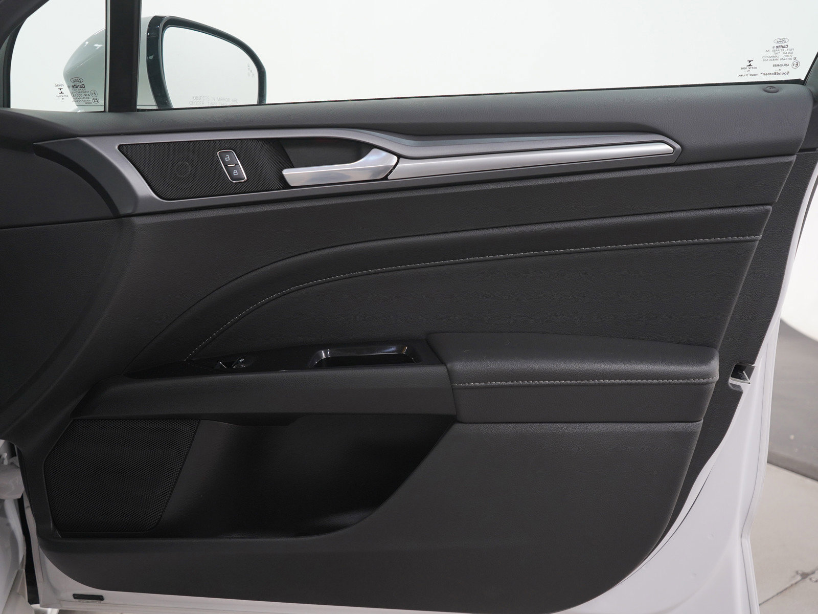 Used 2016 Ford Fusion Titanium image 9