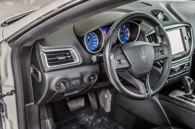 Used 2016 Maserati Ghibli RWD image 26