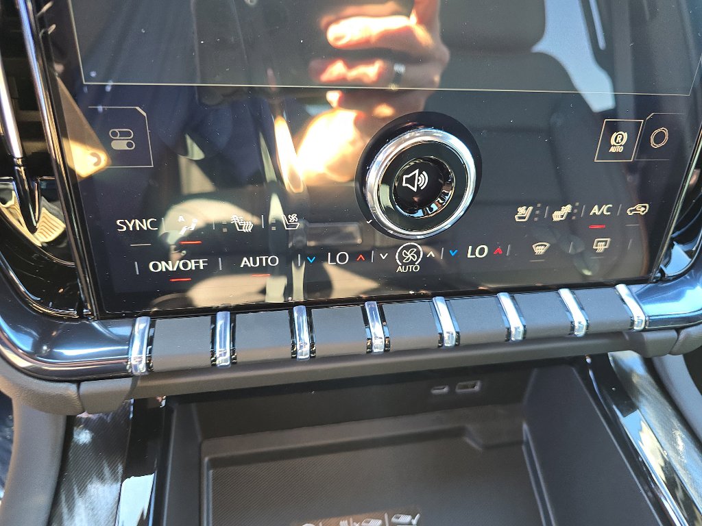 New 2026 GMC Yukon AT4 image 35