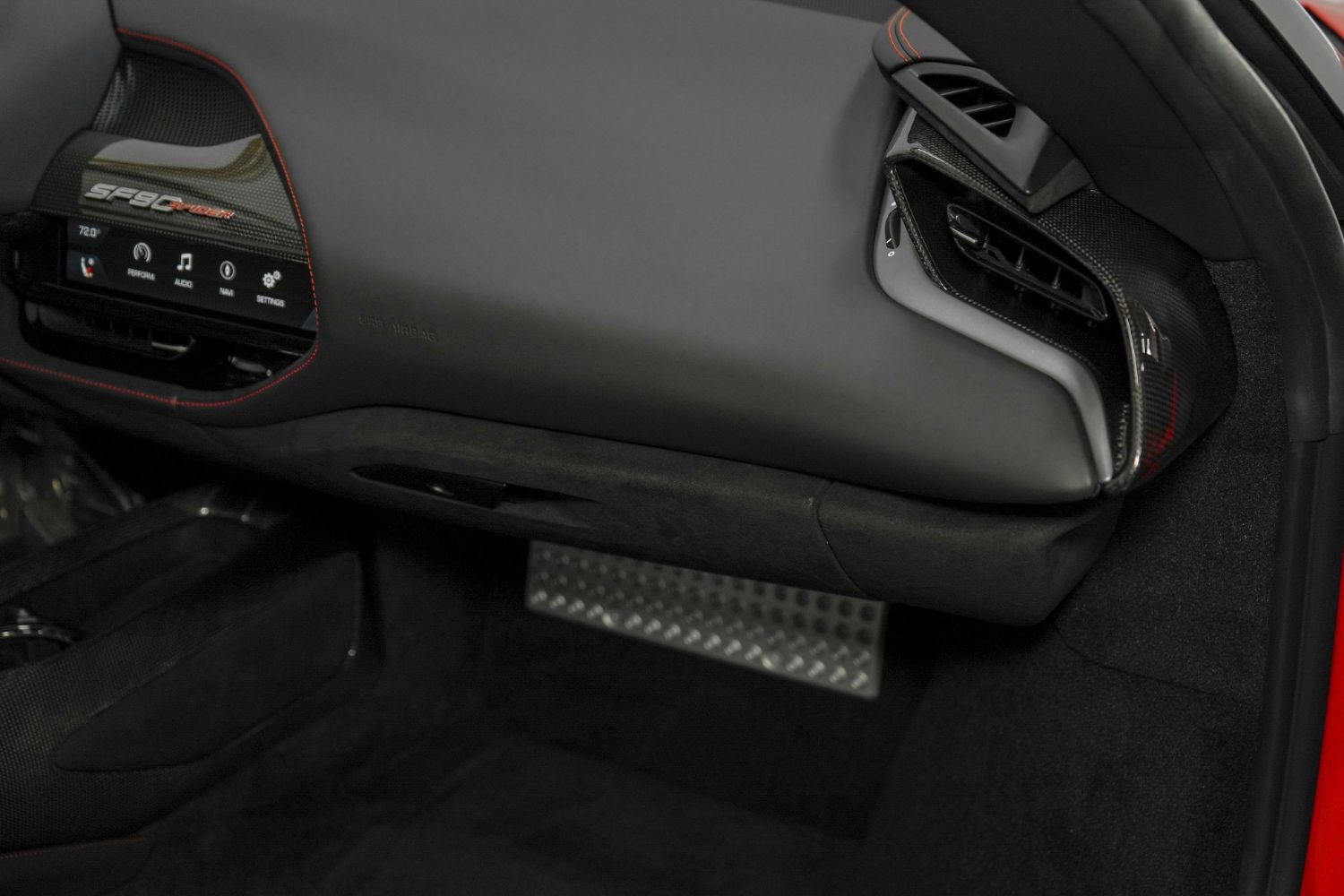 Used 2022 Ferrari SF90 Spider image 34