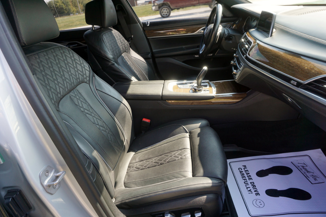 Used 2018 BMW 750i xDrive image 25