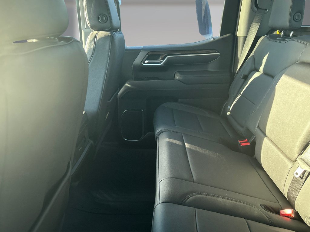 Used 2025 Chevrolet Silverado 1500 LT AWD/4WD image 6