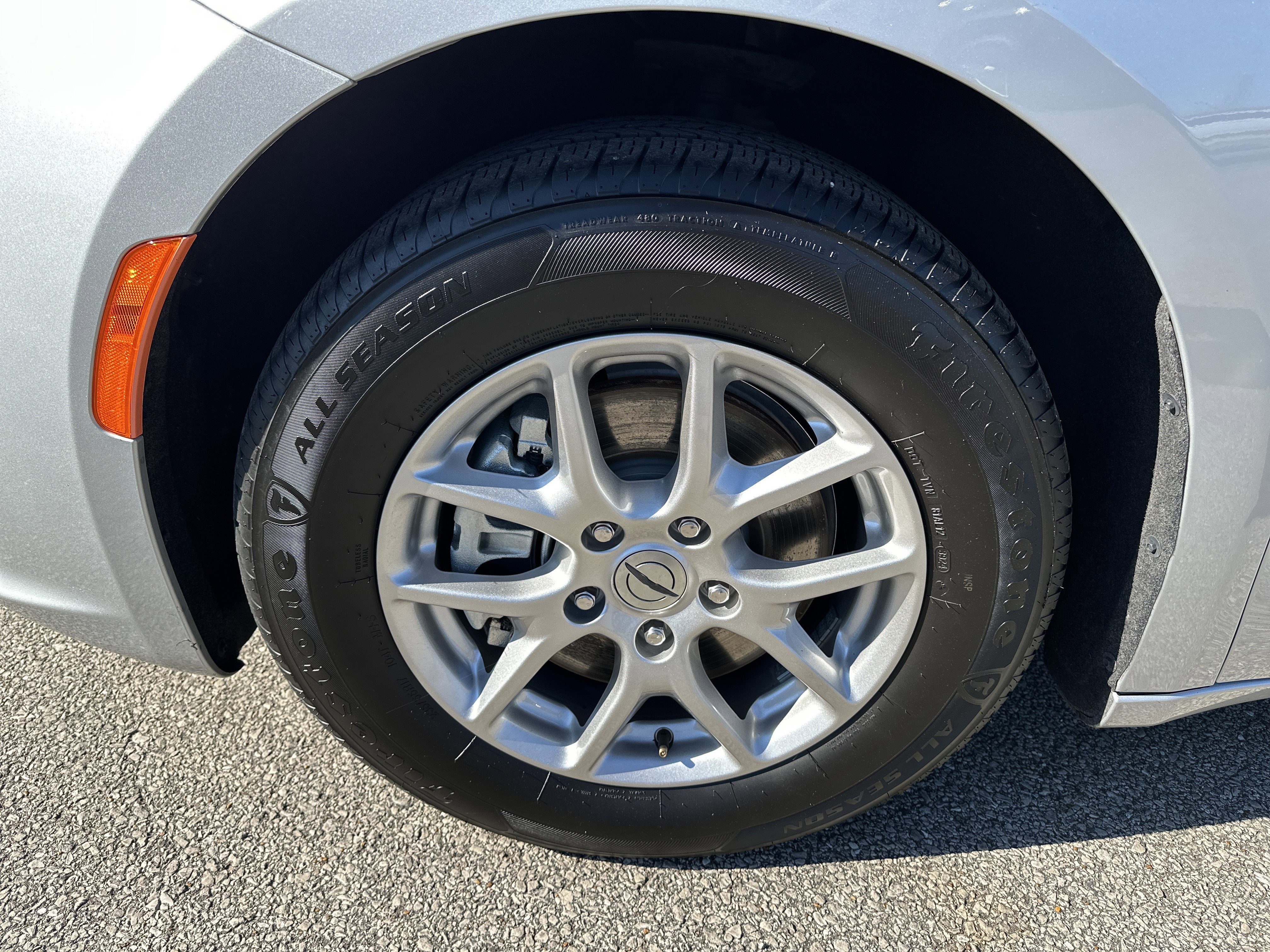 Used 2024 Chrysler Pacifica Touring-L image 13