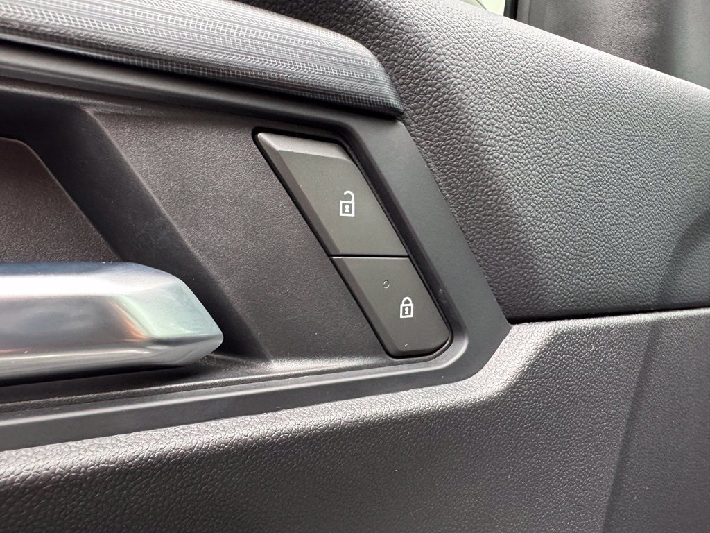 Used 2025 GMC Acadia AT4 w/ LPO, Floor Liner Package AWD/4WD image 12