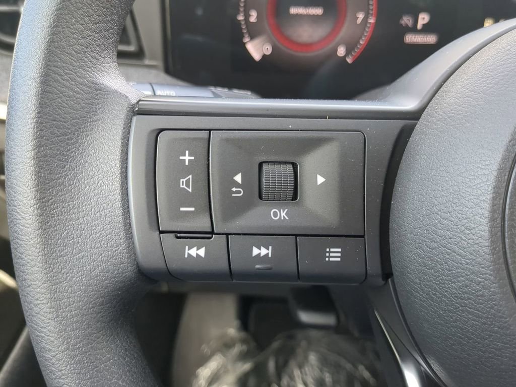 Used 2026 Nissan Kicks SV image 23