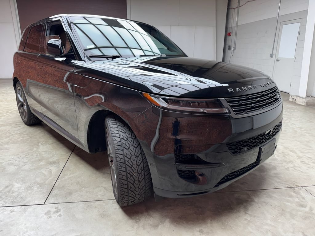 Used 2024 Land Rover Range Rover Sport SE AWD/4WD image 7
